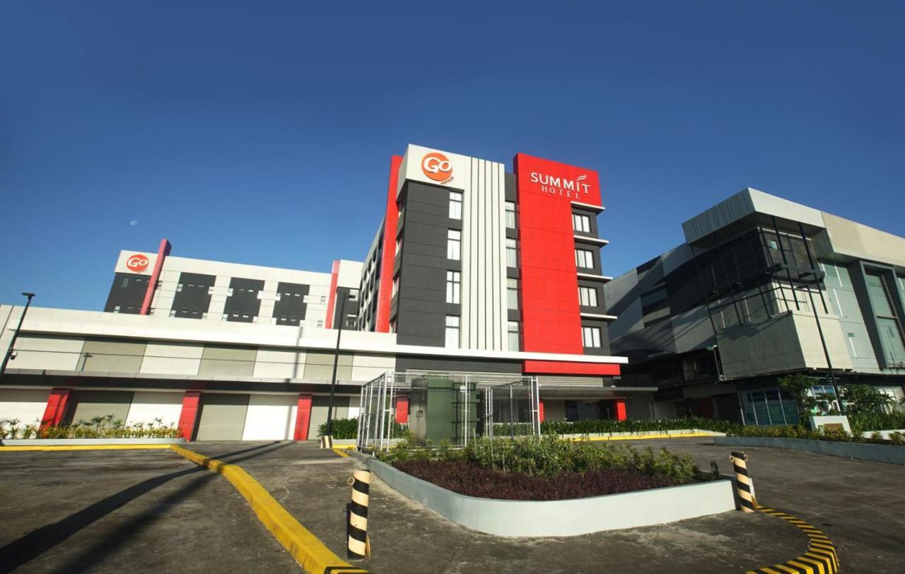 Go Hotels Plus Naga エクステリア 写真