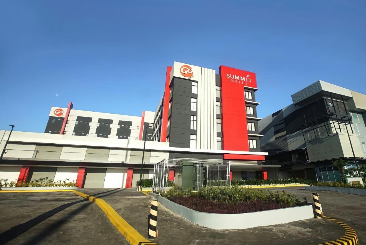 Go Hotels Plus Naga エクステリア 写真