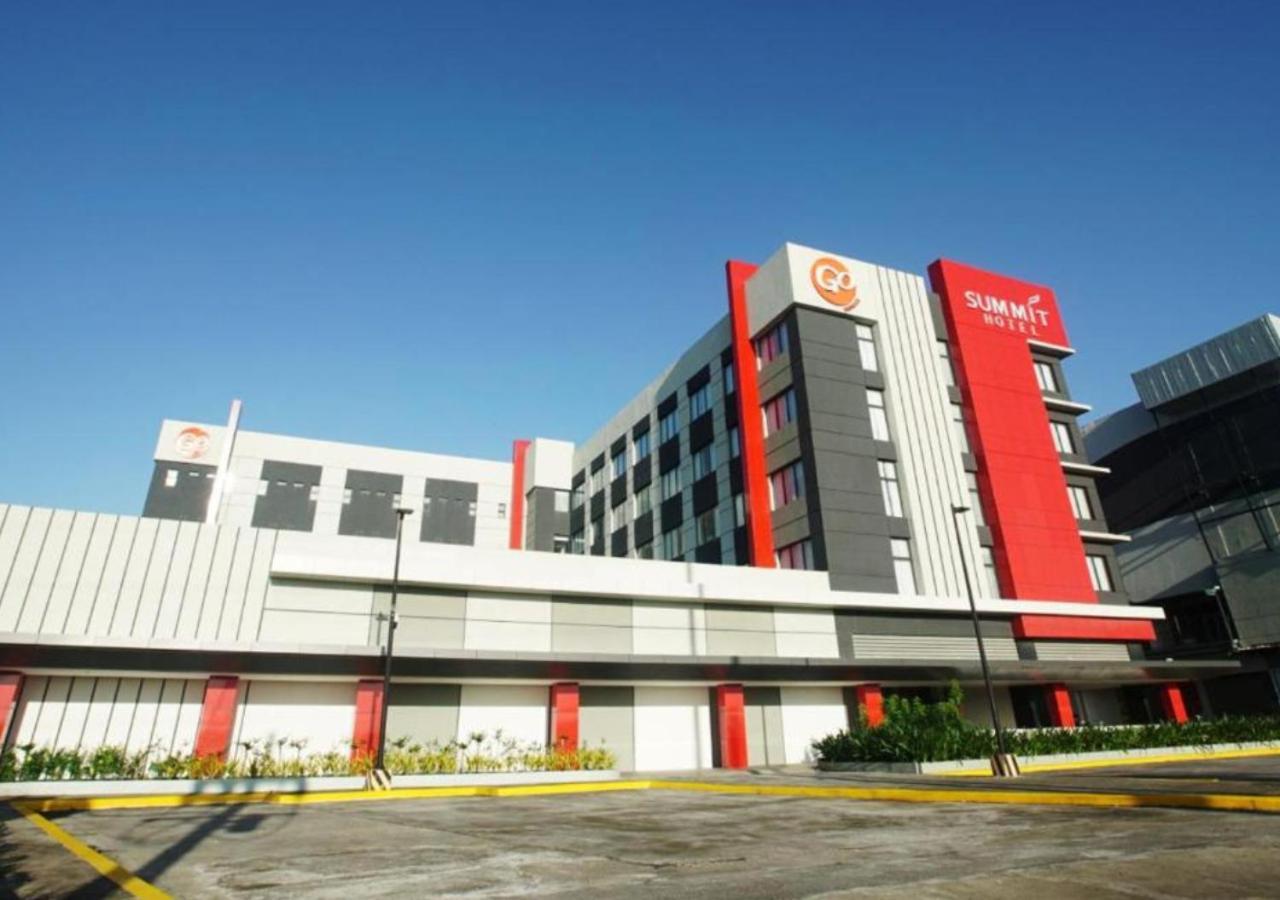 Go Hotels Plus Naga エクステリア 写真