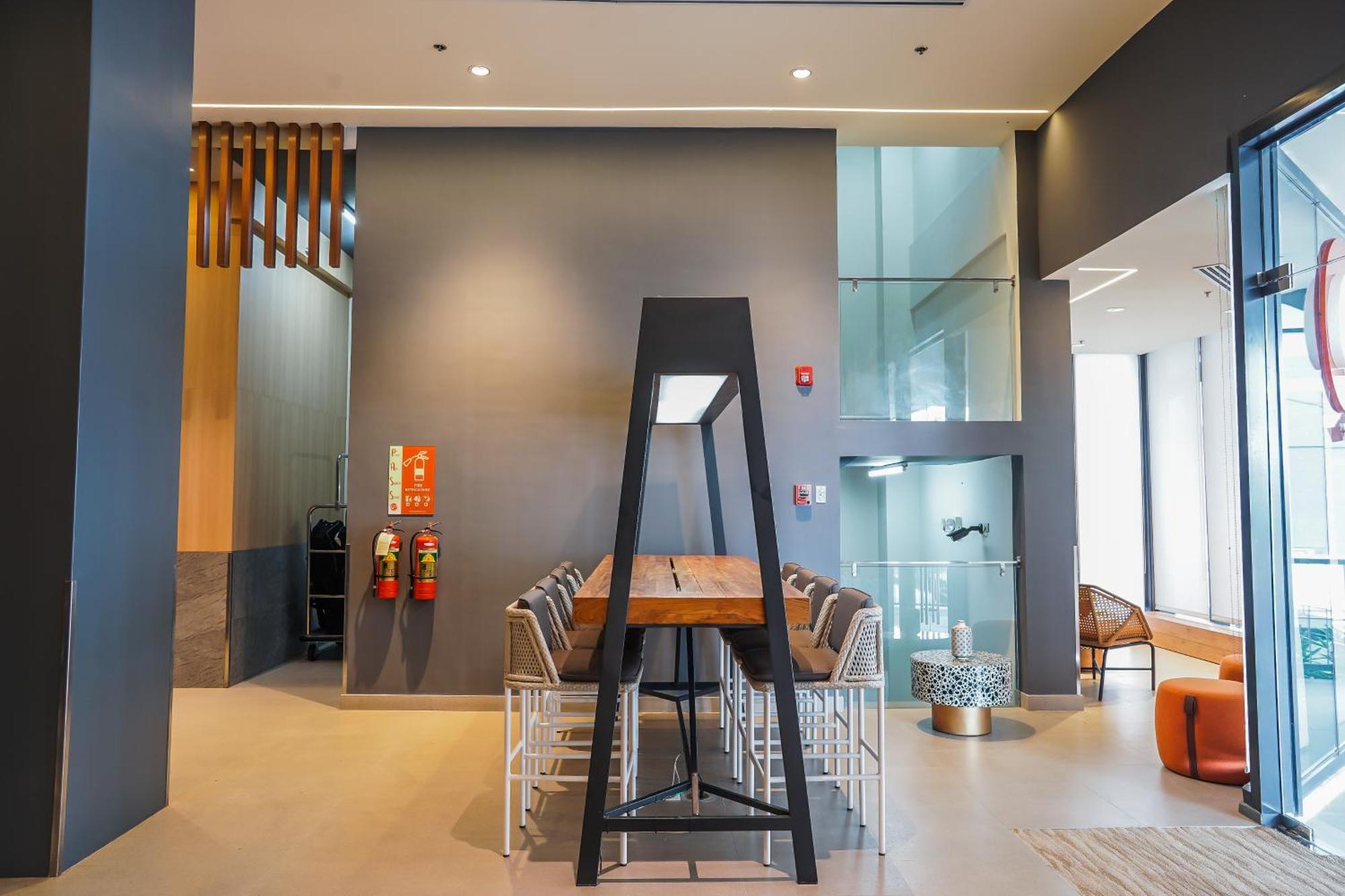 Go Hotels Plus Naga エクステリア 写真